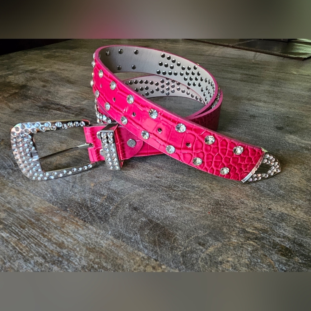 NWT Pink Western Rhinestone Studded Alligator Embossed Raspberry Belt - Picture 1 of 4